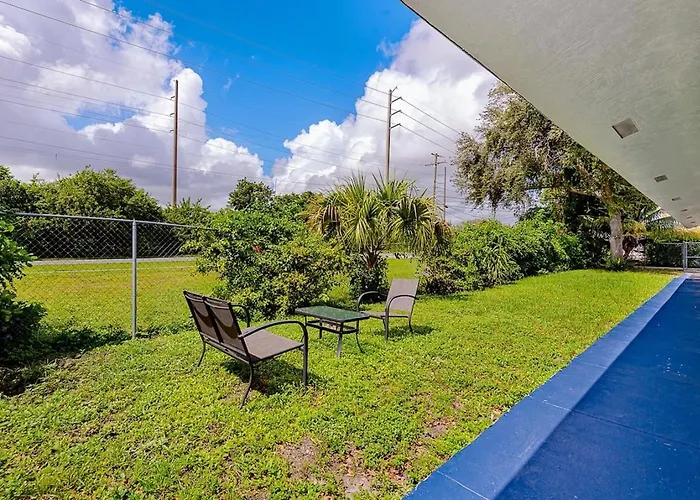 2 Bedroom House Minutes From Beach And Casino Db1