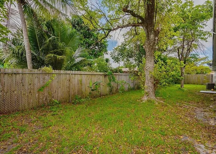 2 Bedroom House Minutes From Beach And Casino Db1