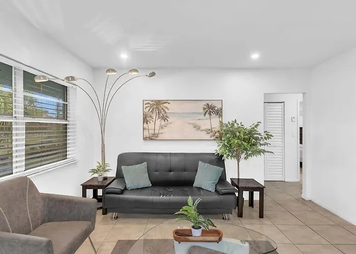 2 Bedroom House Minutes From Beach And Casino Db1